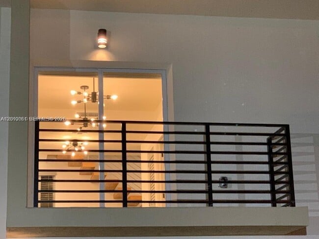 Photo - 312 E 6th St Unidad A
