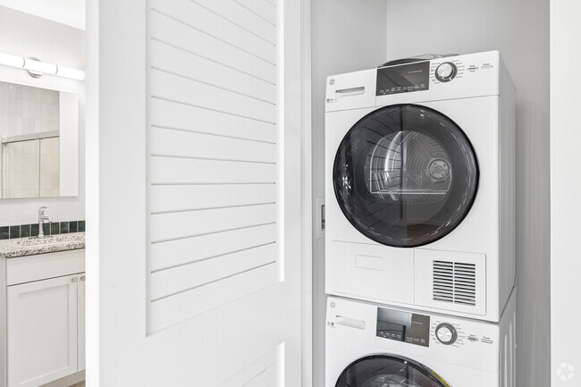 Studio - 530SF - In-Unit Laundry