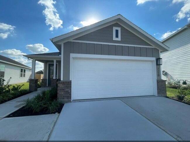 Photo - 7210 Cedar Hbr Ct House