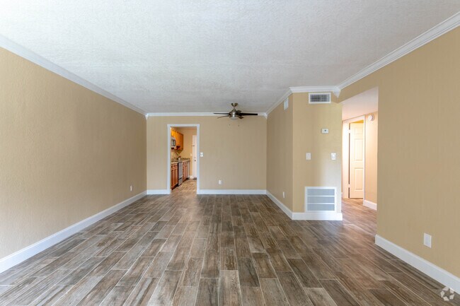 3bd 2ba 1230 SF Premium
