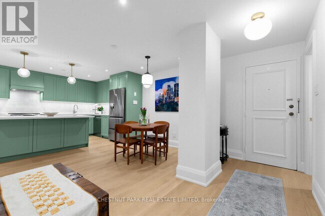 Photo - 212 St George St Unit 102