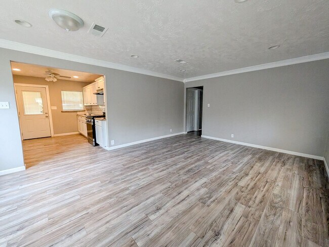 Photo - 310 Camellia Ave