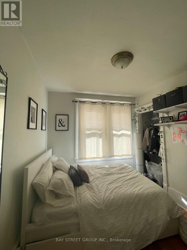 Photo - 337 Brock St