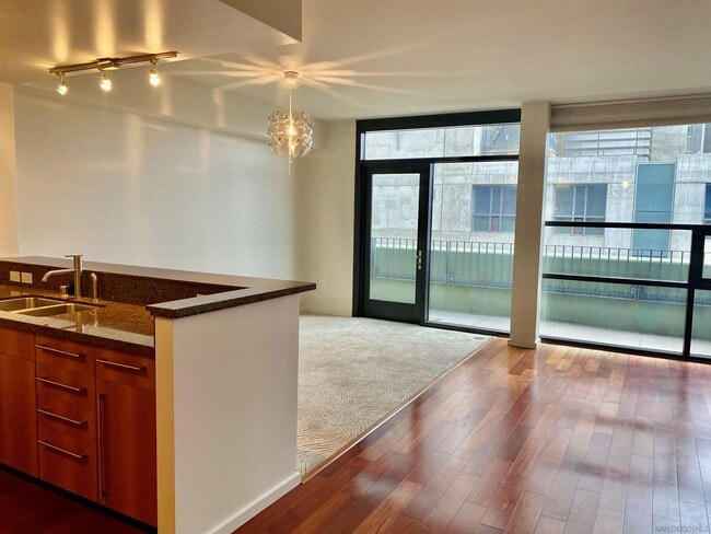 Photo - 350 Eleventh Ave