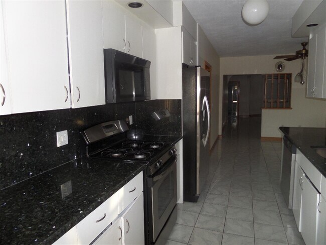 Photo - 10 Windsor Rd Unit 2