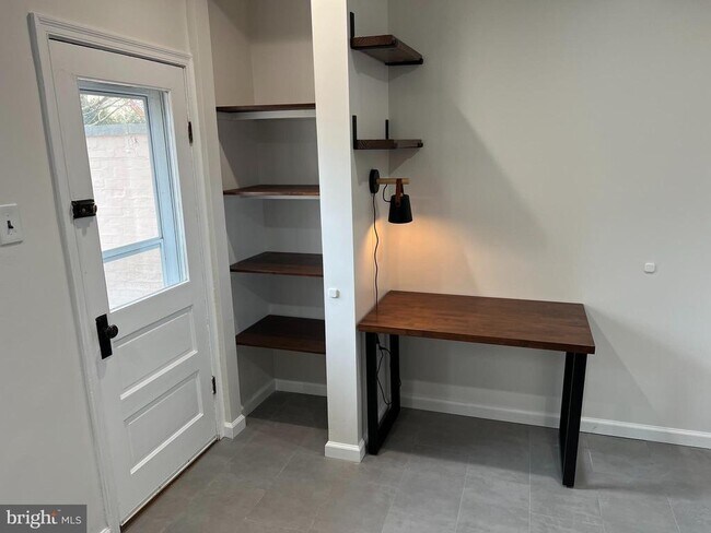 Photo - 30 W Abington Ave