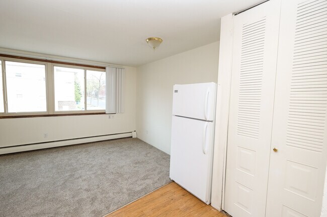Garfield Ave Apartments | 2323