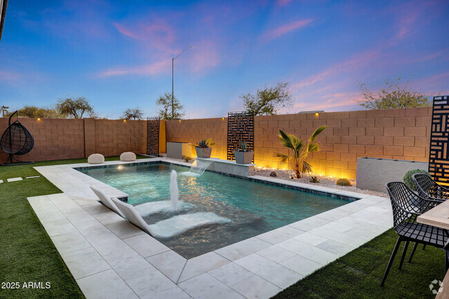Building Photo - 738 W Kingman Dr Rental
