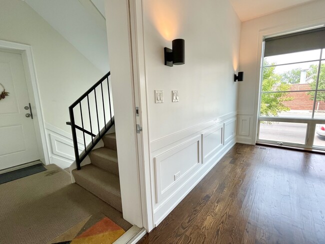 2453 W Irving Park Rd