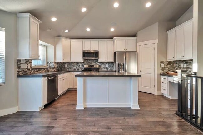 Photo - Incredible 6 bedroom Rambler in West Jordan