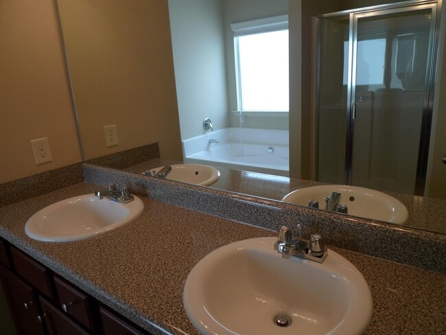 Photo - 3135 Englewood Dr