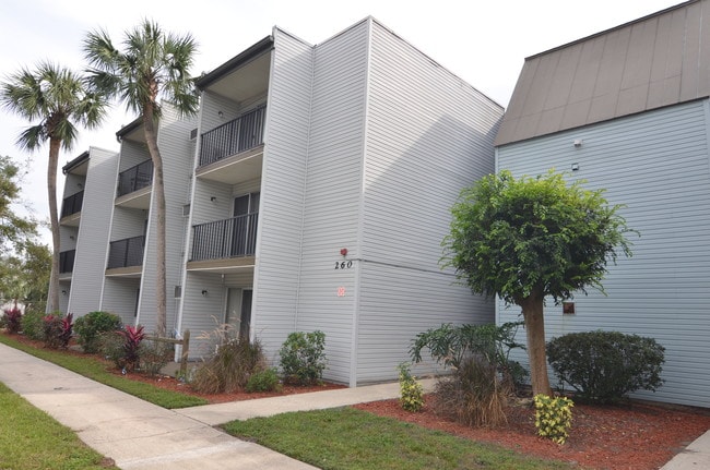 EXTERIOR - Hideaway Oaks Studios