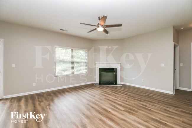 Photo - 2057 Massey Ln
