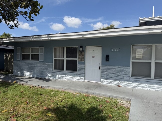 Building Photo - 1135 NW 7th Ave Unit 1135 1