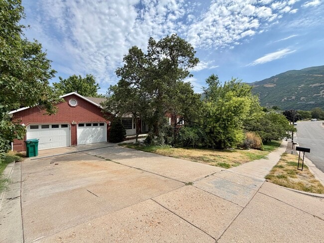Building Photo - 2455 E 3700 N