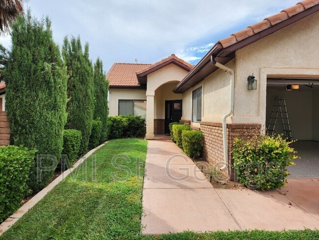 Photo - 545 S Valley View Dr