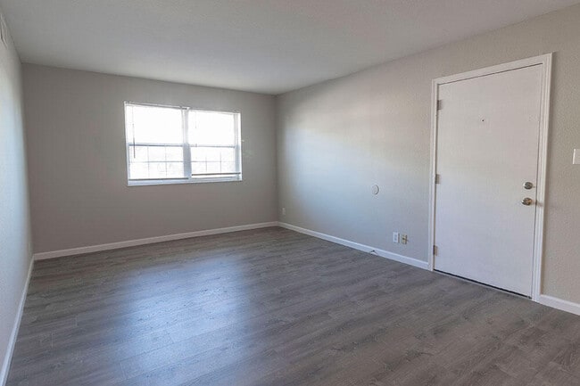 Photo - 3408 Balboa Ln Unidad B 31