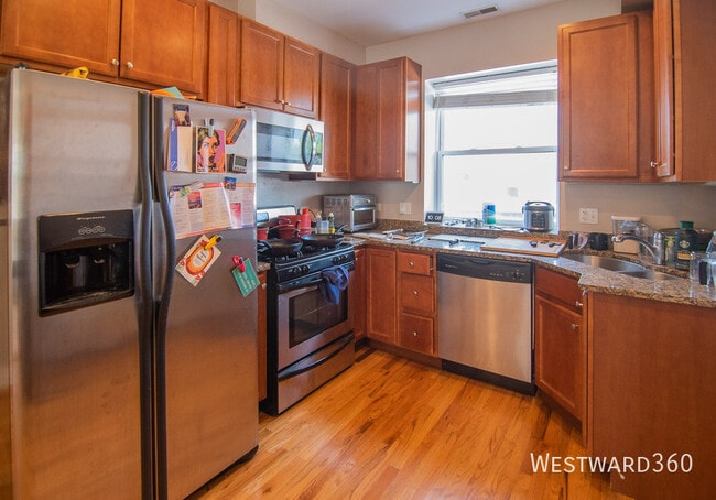 Photo - 1430 N Maplewood Ave Condo Unit 402