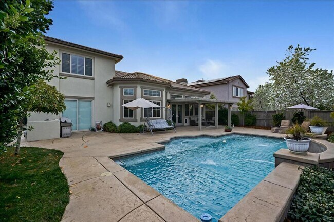 Live in Luxury - Executive Rental in Guard... - Live in Luxury - Executive Rental in Guard...