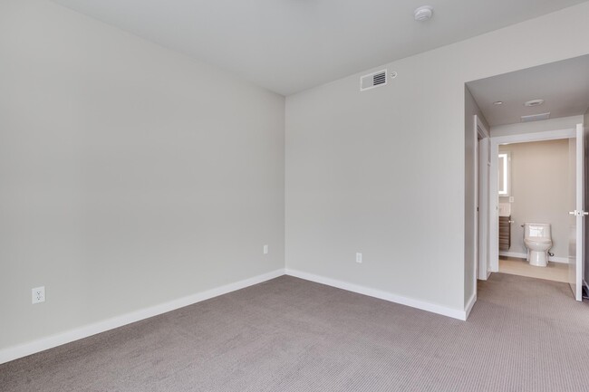 Photo - 476 Enterprise Blvd