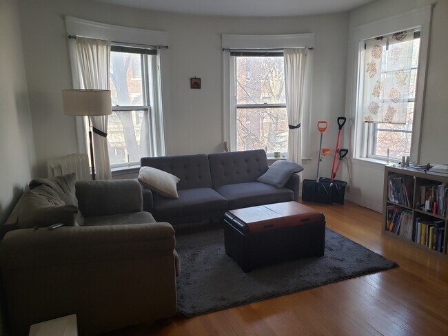 Photo - 74 Parkman St