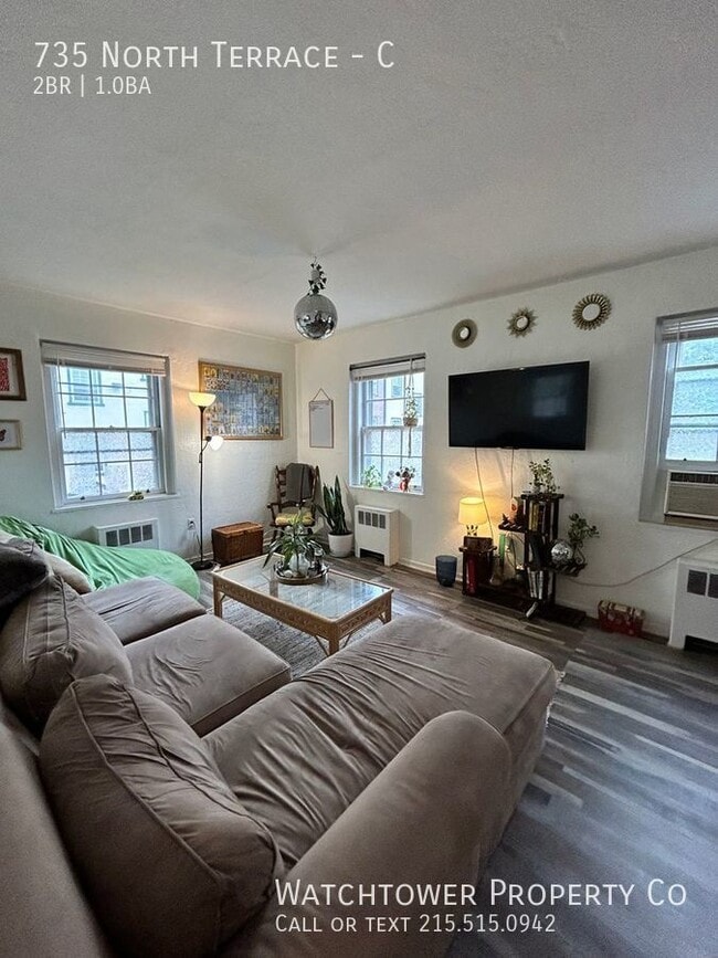 Building Photo - 735 North Terrace Unit C