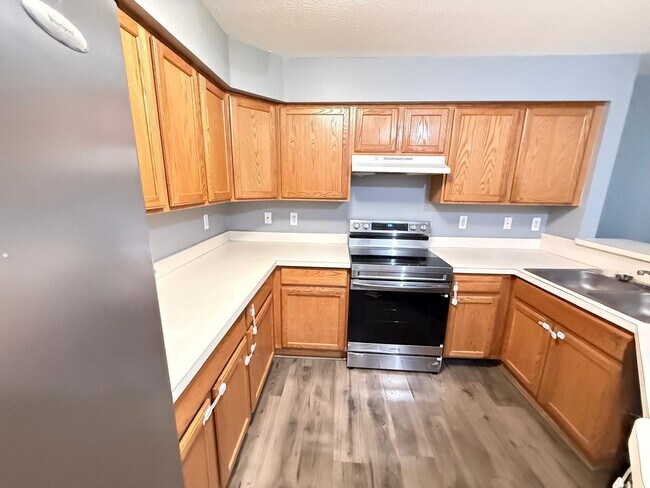 Photo - 1401 Millbrook Trail