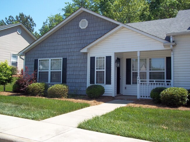 3 Bedroom Condo off McConnells Hwy! ***RE... - 3 Bedroom Condo off McConnells Hwy!  ***RE...