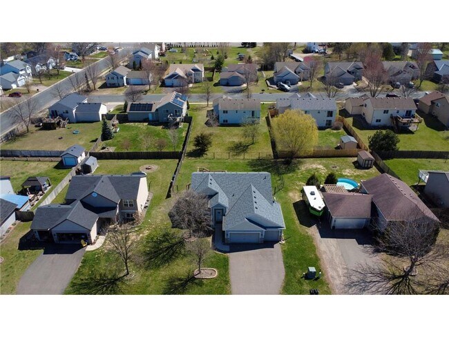 Photo - 624 Emerson Ave N