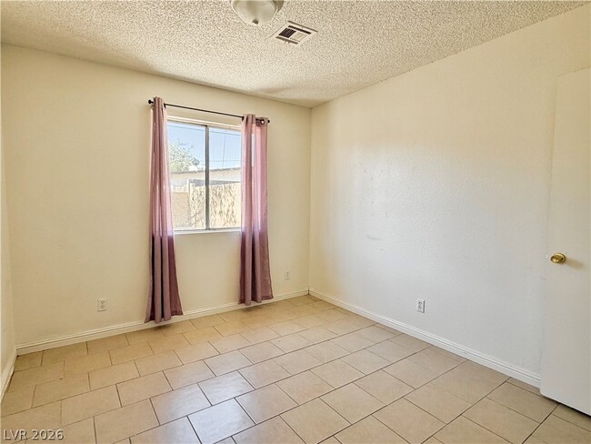Photo - 3717 Lillis Ave