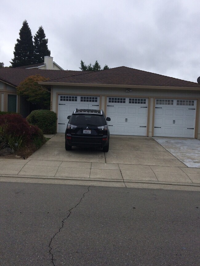 Photo - Prestige Oakland Hills House For Rent - 3 Beds, 2.5 baths