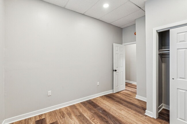 Photo - 2553 E Somerset St Unit 1R