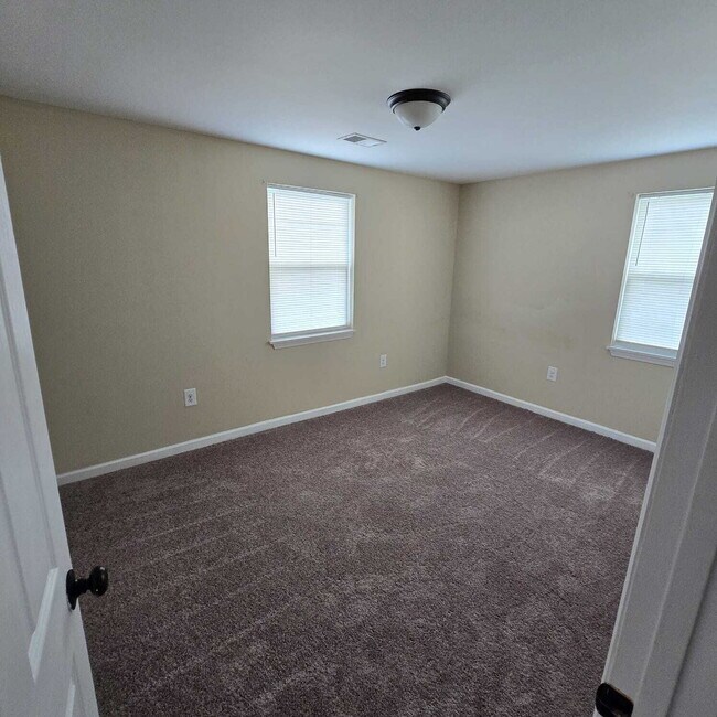 This 2 Bedroom 1 bath home has been recently updated.