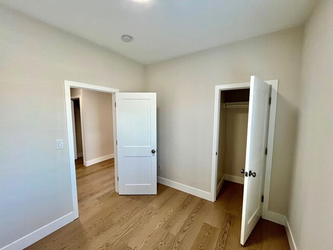 Photo - SPECTACULAR, TOP FLOOR 2 BED/1 BATH FULLY RENOVATED!!! Unit 1561