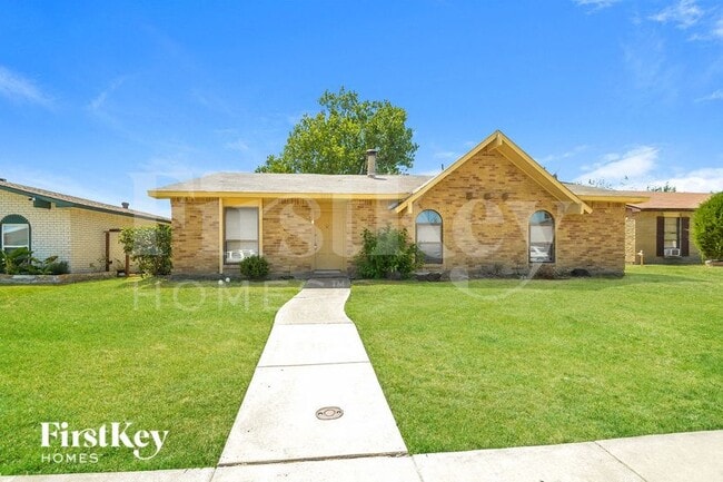 Building Photo - 5702 Magnolia Ln