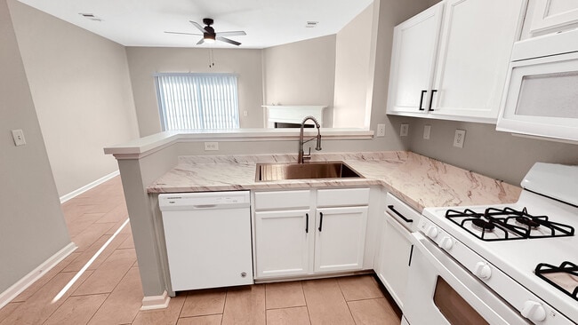 Photo - 3389 Hidden Cove Cir