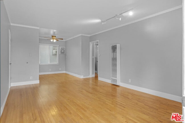 Photo - 16144 Sunset Blvd Unidad 3