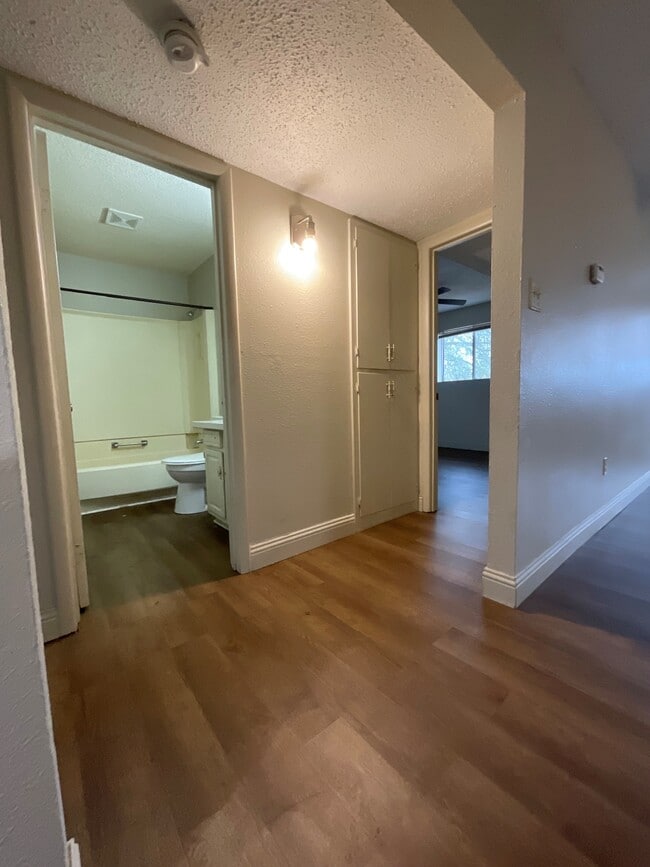 Cumberland Square Apartments