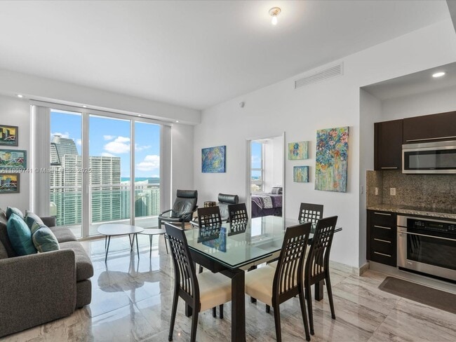 Building Photo - 950 Brickell Bay Dr Unit 5206 Rental