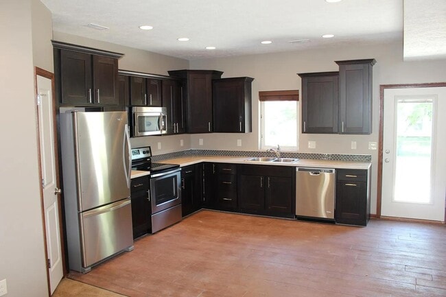 Photo - 1139 SW 6th St