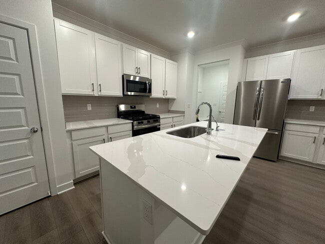 Photo - 15458 Alperton Rd