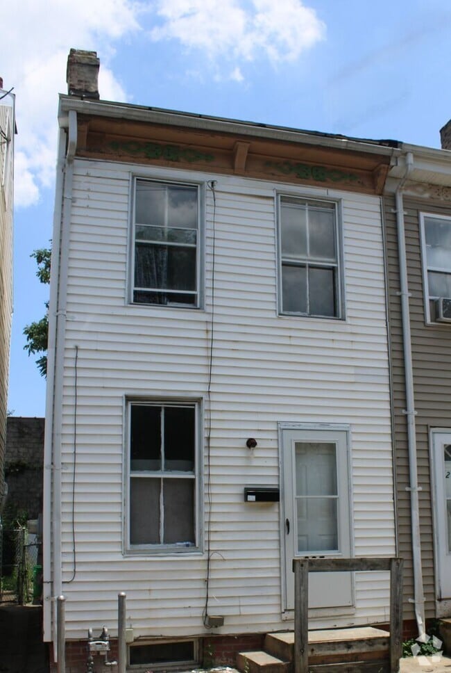 Building Photo - Duplex Rental