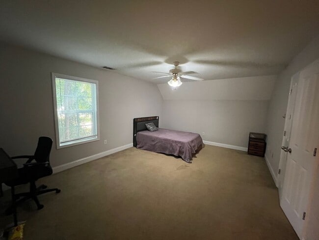 Photo - Room for Rent in 4BR Home – Ensuite Bath | $800