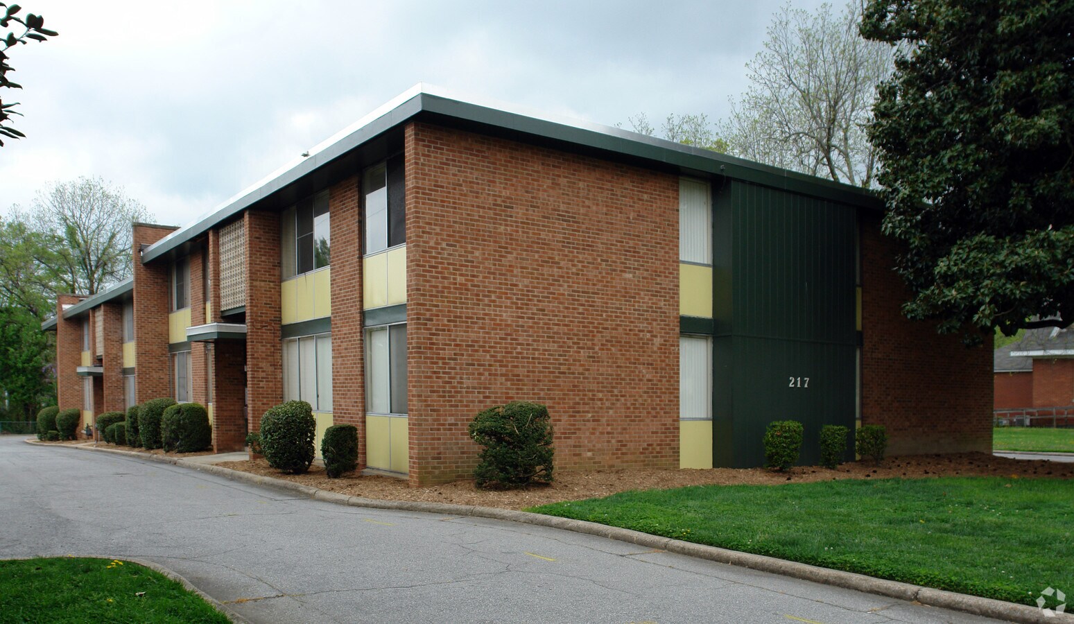 Photo - Greenbriar Apts