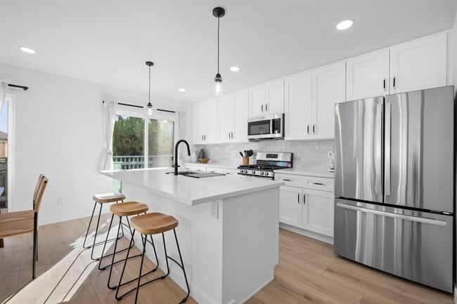 Photo - 836 Island Ct