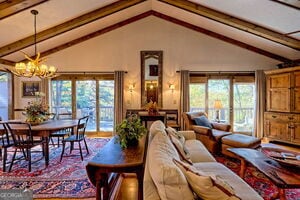 Photo - 842 Saddle Back Cir