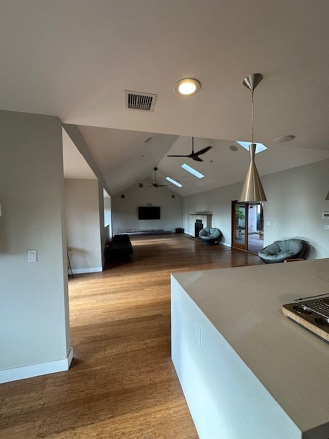 Photo - 402 S Clementine St Unit 402