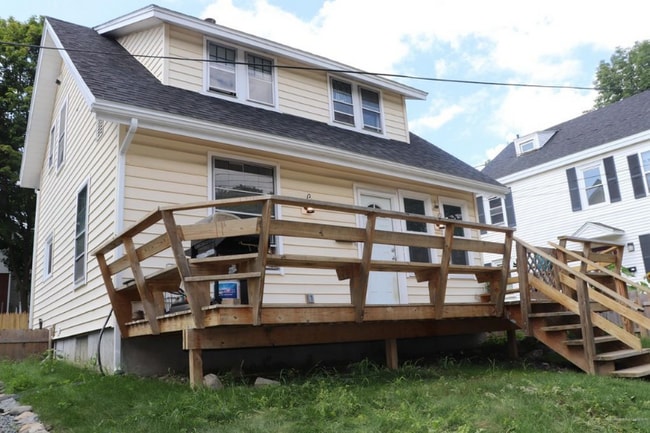 Building Photo - 164 Court St