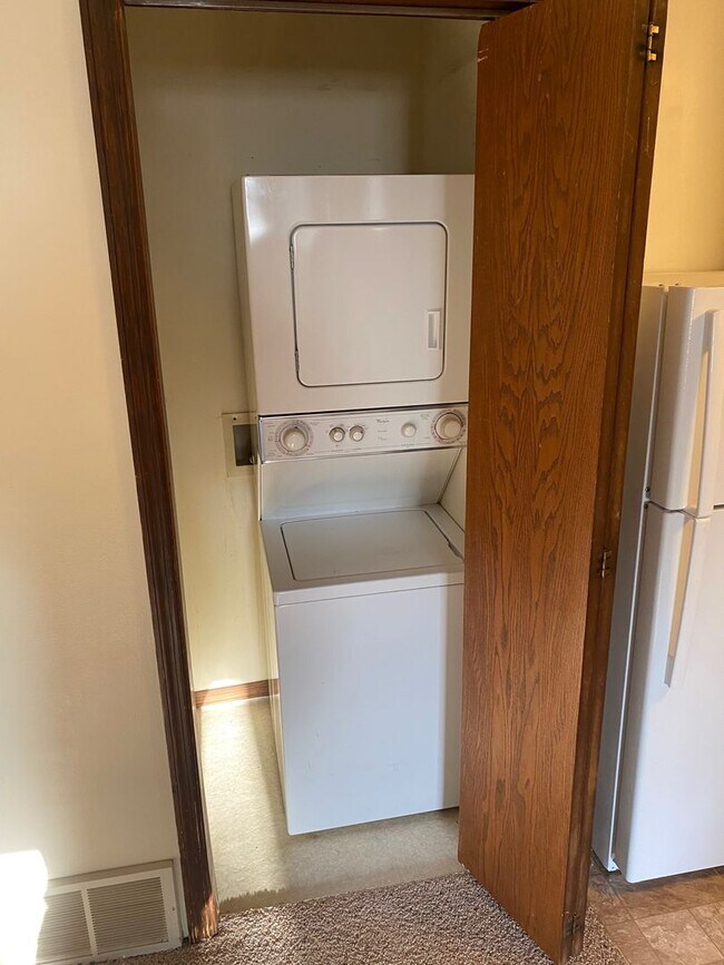 Photo - 2 bedroom with garage!