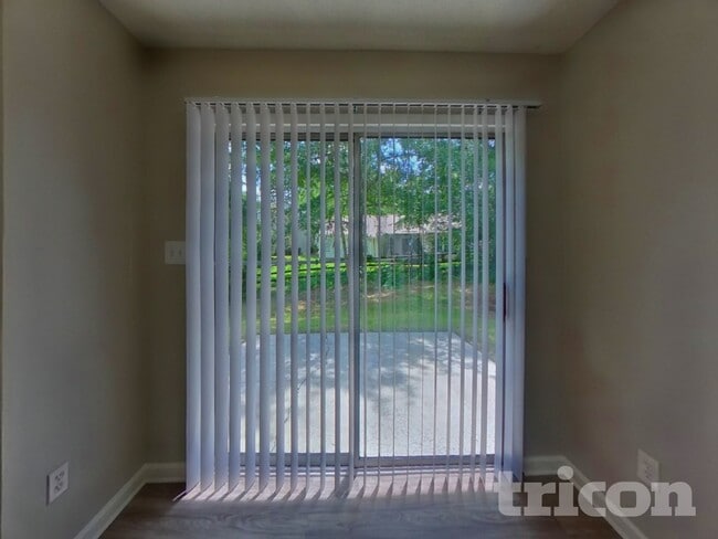 Photo - 1607 Bear Brook Dr